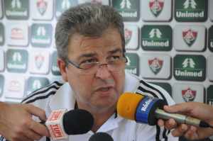 Alcides Antunes critica falta de transparência no Fluminense