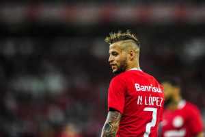 Jornalista revela proposta do Fluminense por atacante uruguaio