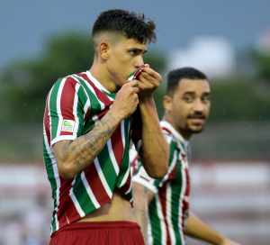 Pedro vê com naturalidade a pressão da torcida no início da temporada