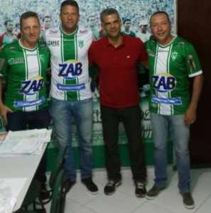 Contratado em dezembro, ex-atacante do Flu é dispensado do Vitória da Conquista
