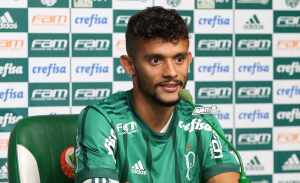 Em rede social, Scarpa curte foto com notícia da eliminação do Fluminense