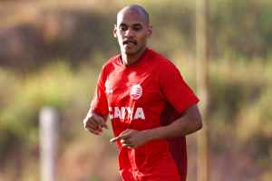 Atacante do Náutico conta que “sobrenome” é homenagem a ídolo do Fluminense