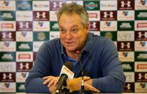 Atrás de um meia, técnico do Flu confirma que desejava armador do Palmeiras