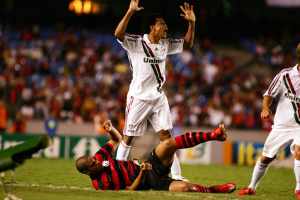 Campeão com o São Paulo, ex-zagueiro do Fluminense dá dicas para o Mundial