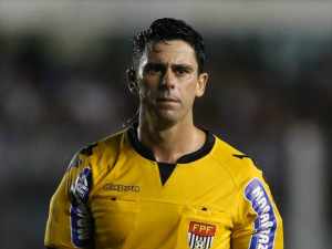 Fluminense x Cruzeiro terá trio de arbitragem paulista