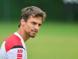 Portal banca ausência de zagueiro do São Paulo em jogo contra o Fluminense
