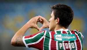 “É um jogador que o futebol brasileiro parou de fabricar”, admite comentarista sobre Pedro