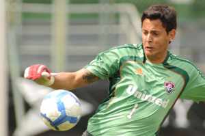 Vídeo íntimo em Instagram de ex-goleiro do Fluminense gera polêmica no Ceará