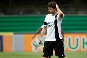 Tcheco analisa concorrência do mercado e contratação de Marcelo Oliveira pelo Flu