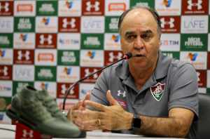 Técnico reitera que Marcos Júnior foi poupado do jogo contra o Ceará por cansaço