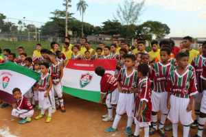 Fluminense inaugura escolinha de futebol no bairro de Santa Cruz