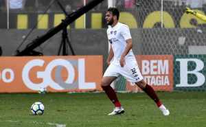 Zagueiro projeta retorno ao Fluminense: “Minha ideia é ficar, dar alegria ao torcedor”