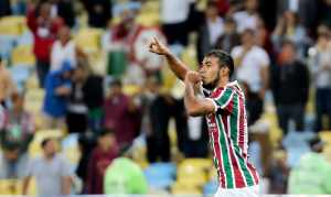 Meia revela expectativa por casa cheia contra o Deportivo Cuenca (EQU)