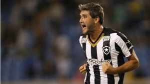 Navarro, ex-Botafogo, espera gol cedo do Defensor para reverter vantagem do Flu