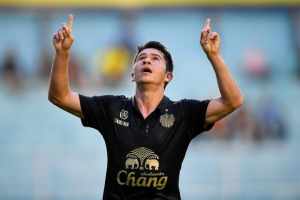 Ex-atacante do Fluminense se destaca na conquista de título na Tailândia