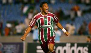 Vídeo – Thiago Silva fica “nervoso” vendo jogo do Fluminense
