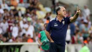 Técnico lamenta desfalques, mas não culpa ausências por derrota contra o Fla