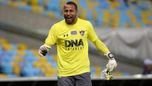 Goleiro fala sobre a reserva e de sua relação com o titular Júlio César