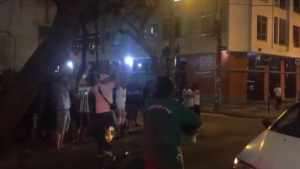 Vídeo – Tricolores protestam em frente a sede do clube com carro de som