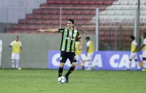 Fluminense acerta contratação de zagueiro Matheus Ferraz