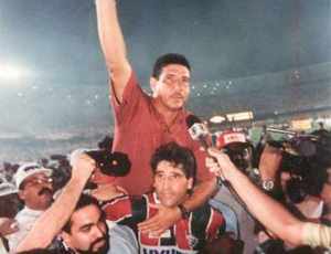 Reprise da final de 1995 faz tricolor relembrar emoção de jogo histórico
