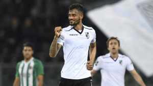 Fluminense e Botafogo têm interesse em zagueiro de clube português