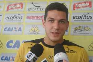 Ex-técnico de Nino elogia o zagueiro e aposta: “Vai encaixar no estilo de jogo do Diniz”