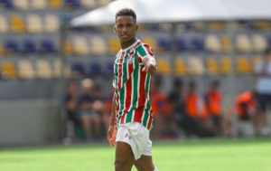 CSA anuncia contratação de atacante do Fluminense