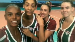 Vídeo – Flu convoca torcida para jogo de vôlei; Atletas usam camisas da Adidas