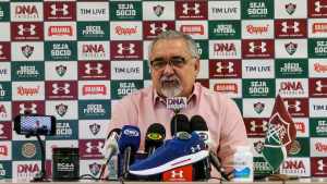 Angioni aponta “desperdício” de jogadores por conta de rótulos