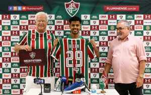Volante Allan é apresentado no Fluminense e veste a camisa 29