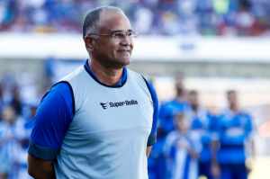 Técnico do River-PI revela estratégia para tentar parar o ataque do Fluminense