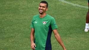 Ponte Preta anuncia zagueiro que teve passagem apagada pelo Fluminense