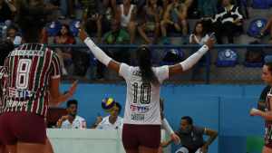Flu avalia punir atleta de vôlei após torcer por rival em clássico