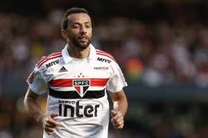 Portal afirma que Flu ainda não chegou a um acordo por Nenê e pode oferecer atletas ao São Paulo