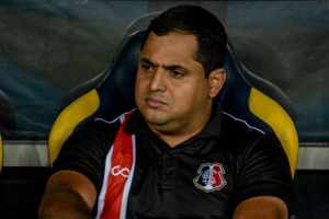 Técnico do Santa Cruz sobre resultado no Maracanã: “Nos permite ainda acreditar e estar vivos”