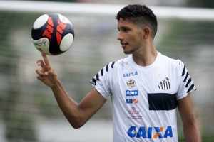 Volante do Santos pode chegar ao Fluminense por empréstimo