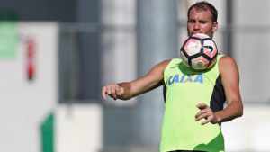 Zagueiro do Botafogo elogia o Fluminense e destaca: “Gosta de jogar com a bola”