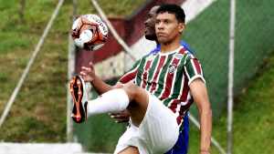 Santos acerta a contratação de zagueiro do Fluminense
