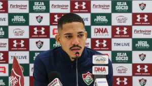 Gilberto confessa preocupação com gols sofridos e revela cobrança de Diniz