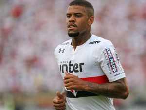 Fluminense avalia contratação de lateral-esquerdo do São Paulo, diz site