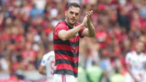 Zagueiro do Flamengo volta à pauta no Fluminense, diz site