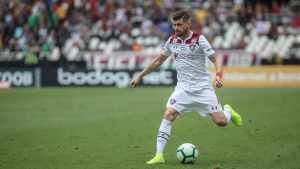 Passada a vitória, Marcão já começa a pensar em substitutos para Allan e Caio Henrique