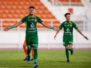 Vendido recentemente, ex-Flu faz hat-trick e gol do meio de campo nos Emirados Árabes