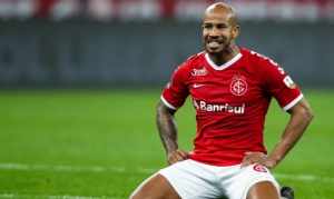 Com Edenilson e Patrick liberados, veja a provável escalação do Inter contra o Flu