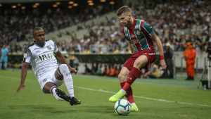 Mesmo com o Fla na briga, Grêmio avança e está por detalhes com Caio Henrique, diz site