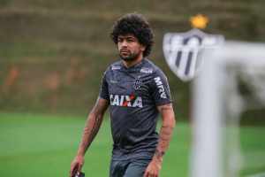 Meia considera jogo contra o Flu como divisor de águas para o Galo