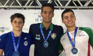 Atleta do Flu fatura ouro e bate recorde em competição de natação
