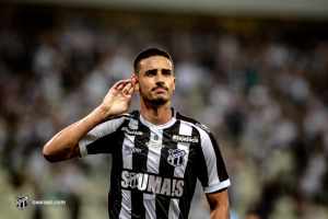 Especulado no Fluminense, Galhardo entra na mira de clube paulista