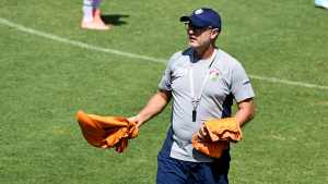 Já classificado, Odair garante Flu ligado no clássico com o Bota